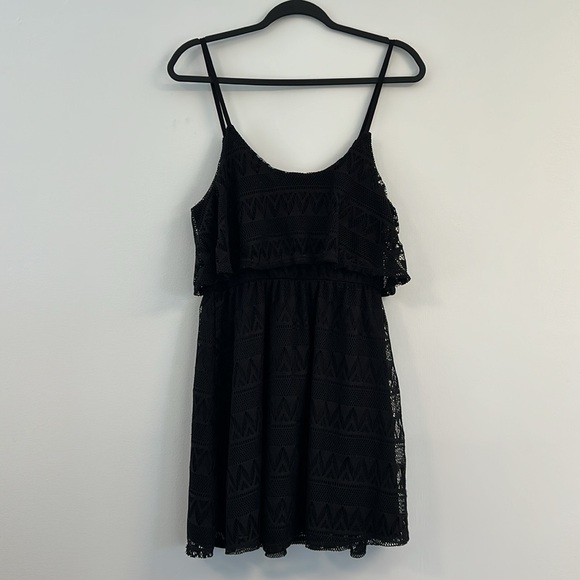Guess black lace dress. - Picture 3 of 10